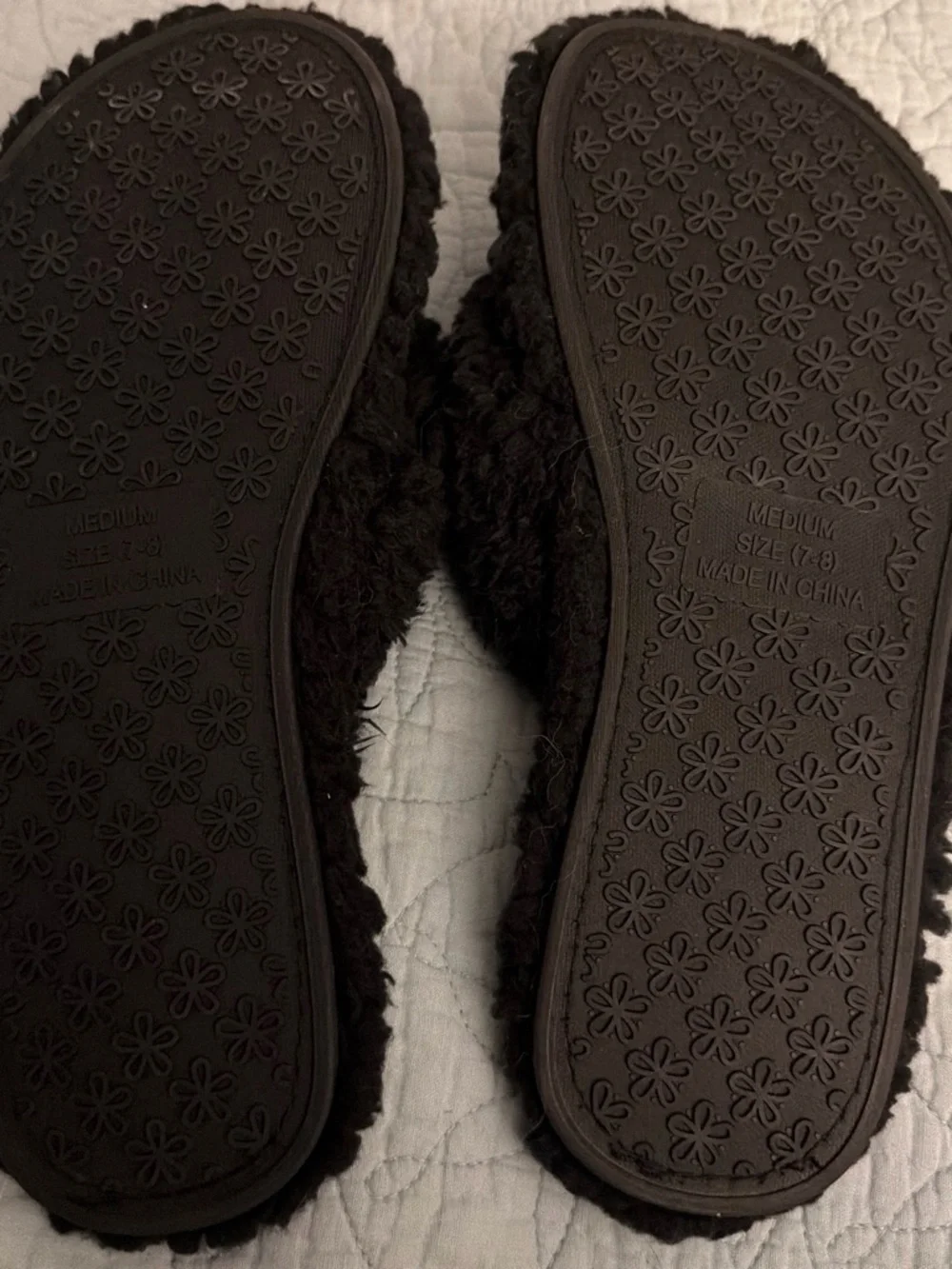 Jessica Simpson Black Fuzzy Floral Slip-On Slippers thong sandals